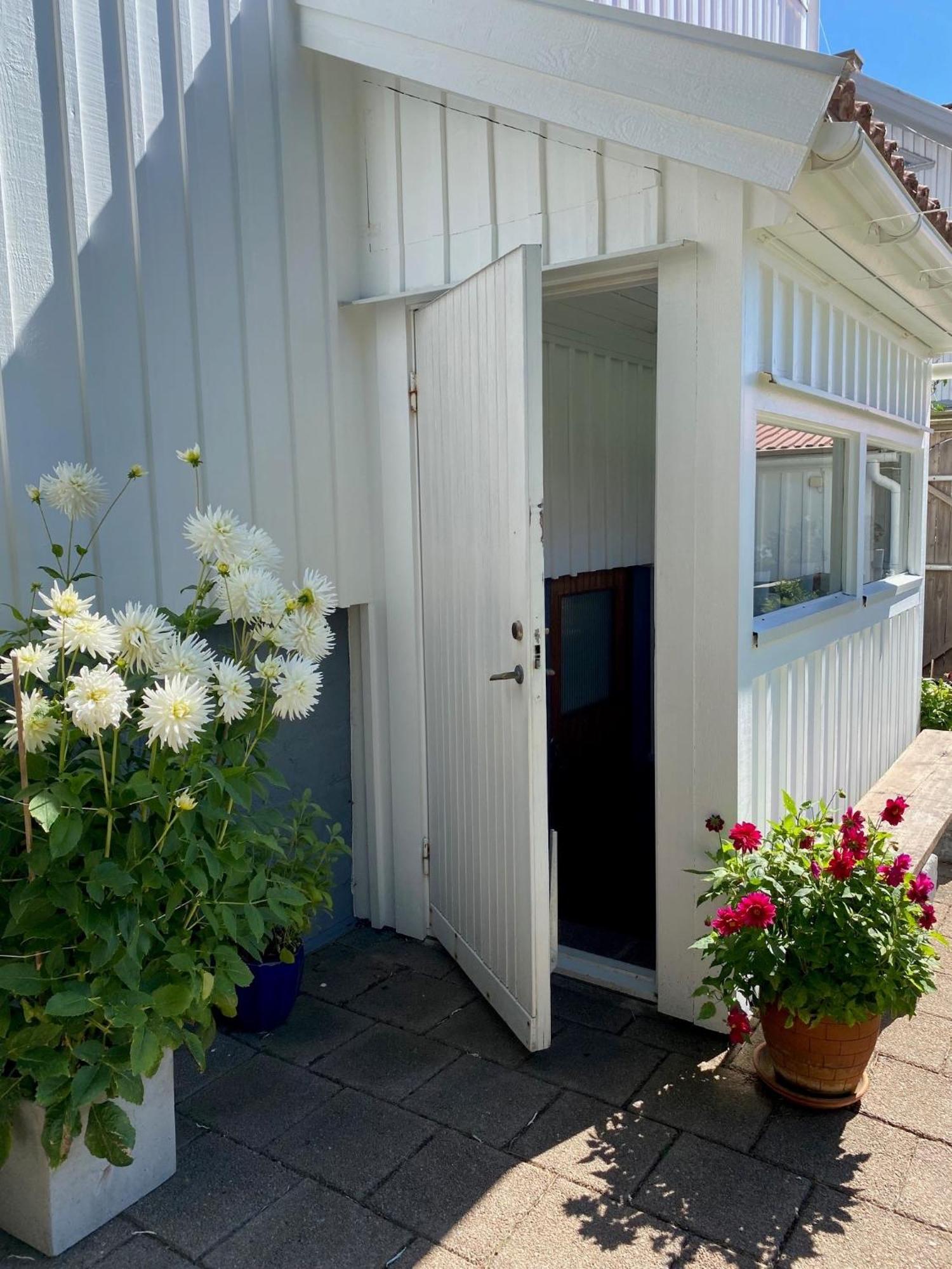 Accommodation For 2 In The Center City Of Lysekil Exteriör bild