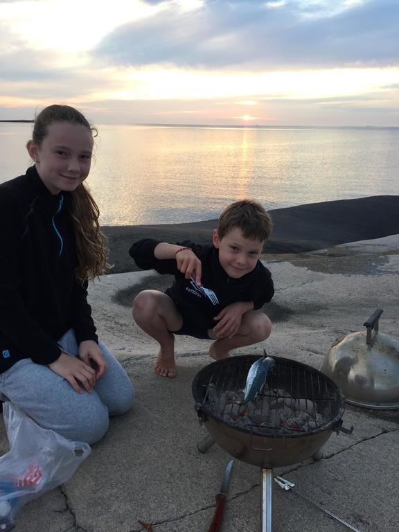 Accommodation For 2 In The Center City Of Lysekil Exteriör bild